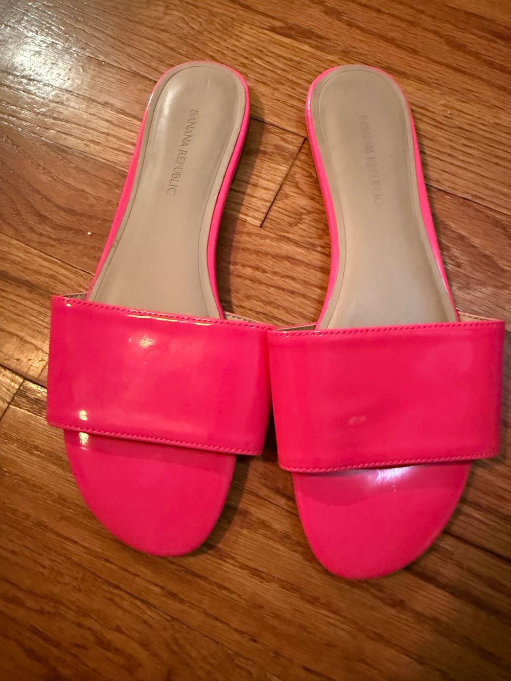 Banana Republic Women’s Hot Pink Fushia Slip on Sandals Shoes Size 6 NEW